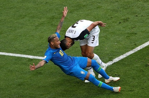 World Cup 2018: Neymar và Coutinho tỏa sáng phút bù giờ, Brazil thắng nghẹt thở ảnh 2